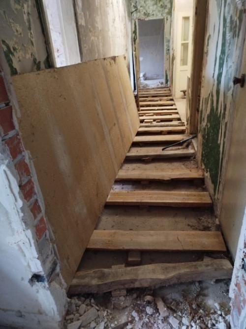 Чтобы быть эффективной в долгосрочной перспективе, организация не должна полагаться в своём выживании только на одного человека. 01