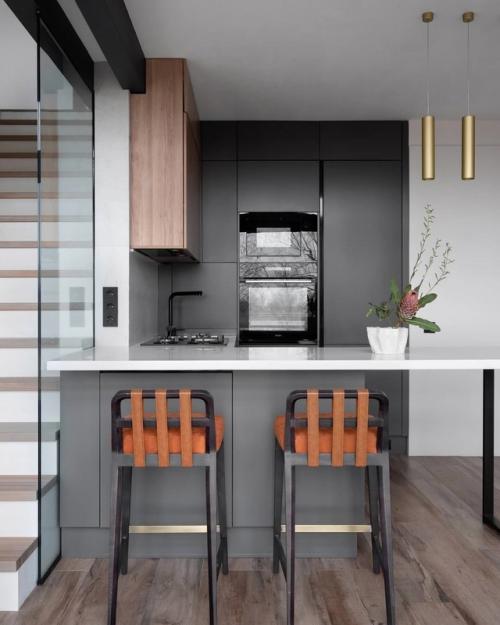 Всю жизнь хозяева жили в городской квартире, но мечта о собственном доме за городом стала реальностью. 06