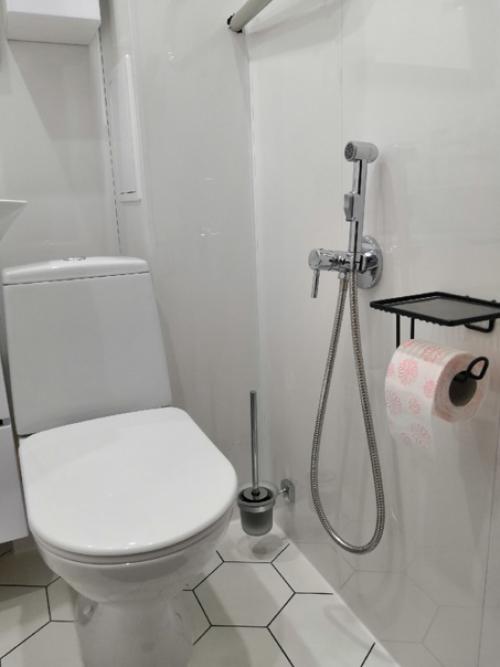 Как из старой ванной комнаты, которая уже давно не видела ремонта. 08