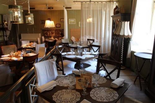 Рестораны Петербурга, где можно поиграть на рояле. 01