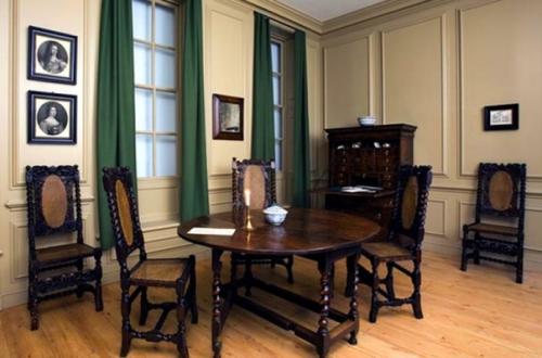 Я тебя в МУЗЕЙ поведу. 02