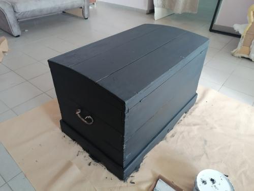 Это наш первый отреставрированный сундук. 01