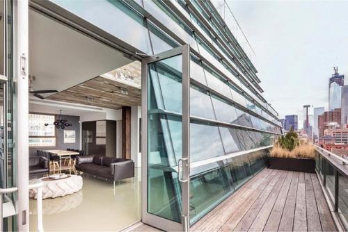 Двухэтажный стеклянный пентхаус в Сохо.

