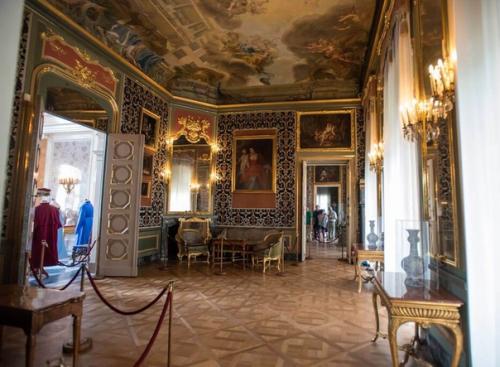 Я тебя в МУЗЕЙ поведу. 04 Я тебя в МУЗЕЙ поведу. 04