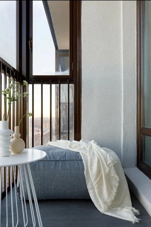 Свежий летний интерьер квартиры (50 кв. 04