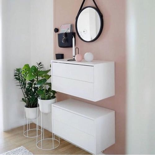 Здравствуйте!  Я в группе недавно, но уже всей душой её полюбила, часто ныряю за вдохновением, и теперь прошу помощи. 01