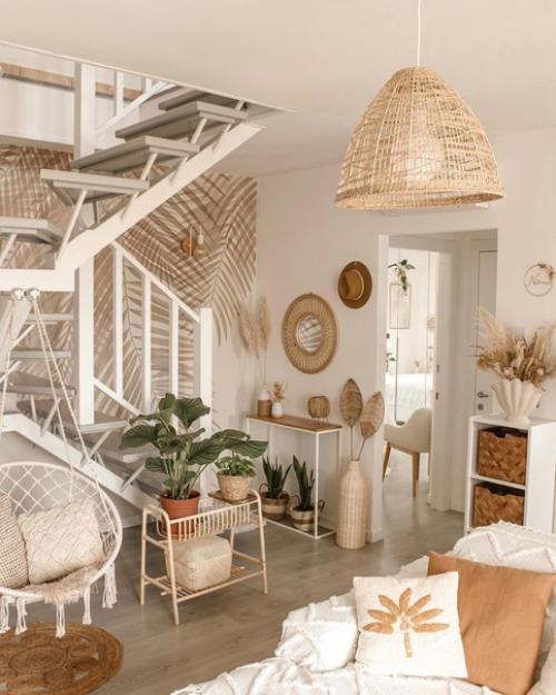 Ажурное ротанговое изголовье создает особый уют в спальне и само по себе является главным героем интерьера комнаты. 05