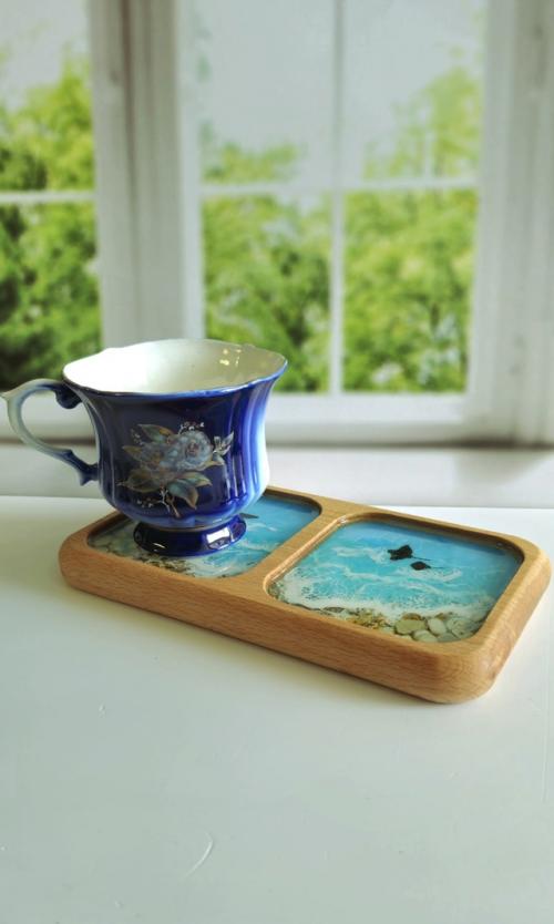 Деревянная менажница, декорированная морем из эпоксидной смолы. 02