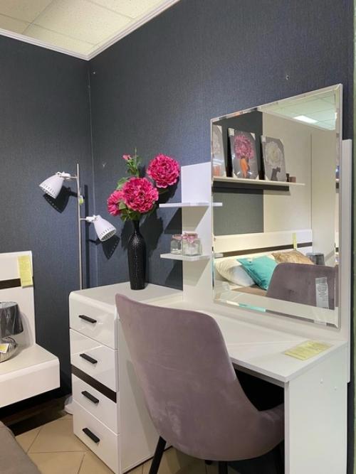 Коллекция Соло готова сверкать в вашей спальне или гостиной. 04