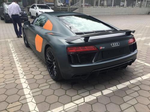 В Алматы прибыл суперкар ауди R8 V10 Plus. 03