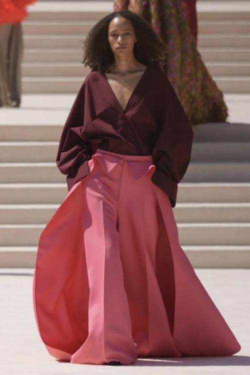 Пьерпаоло пиччоли показал свой первый кутюр для Balenciaga. 01