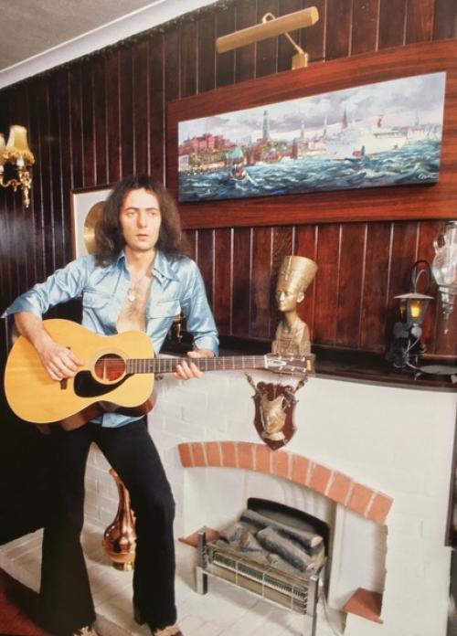 В июле 1974 года фотограф Диди цилль провел фотосессию дома у Ричи для немецкого журнала Bravo! 07