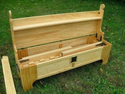 Вот такая вот замечательная самодельная складная (или раскладная) кровать на случай приезда гостей. 06