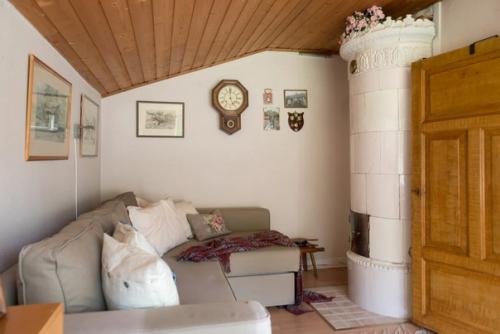 Бывают такие интерьеры, которые словно машина времени уносят в прошлое. 05