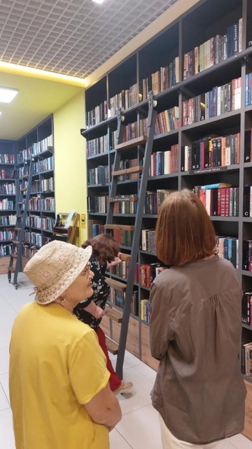 Долгодеревенская центральная библиотека, что находится в доме культуры - библиотечное учреждение нового поколения. 07