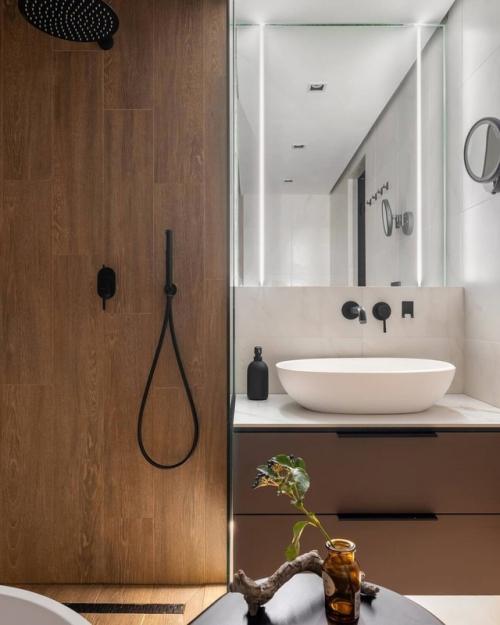 Всю жизнь хозяева жили в городской квартире, но мечта о собственном доме за городом стала реальностью. 05