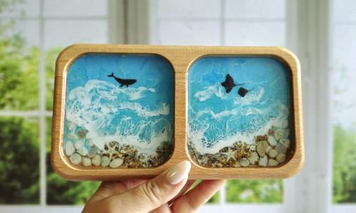 Деревянная менажница, декорированная морем из эпоксидной смолы. 01