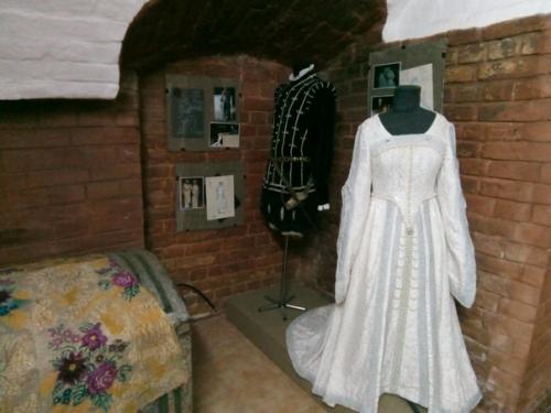 Я целенаправленно хотела посетить музей театрального костюма при костромском драматическом театре имени а. Н. Островского. 09