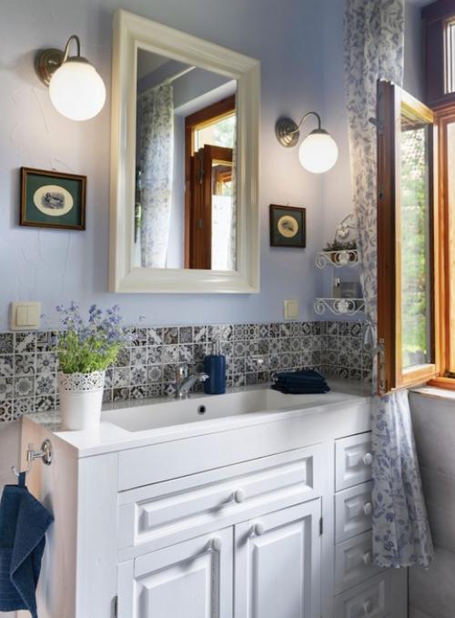 Очаровательный загородный дом в стиле кантри с большой верандой и черепичной крышей. 03