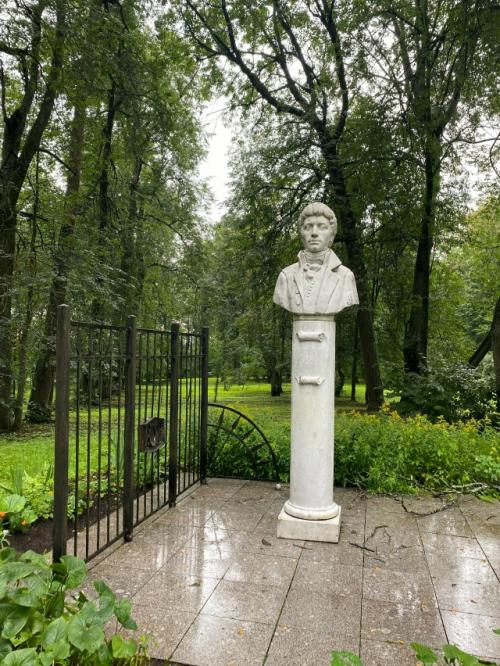 Даниловское - единственная сохранившаяся в России родовая усадьба семьи Батюшковых. 01 Даниловское - единственная сохранившаяся в России родовая усадьба семьи Батюшковых. 01