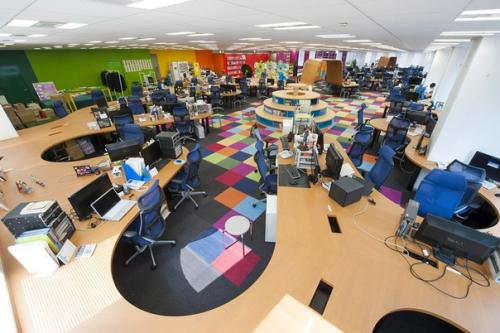 Проектное бюро Teamlab Architect оформило интерьер офиса Pixiv в Токио, Япония. 01