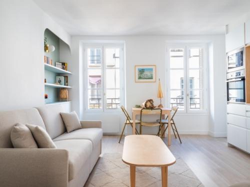 Интерьер компактной французской однушки 32 м 2 для девушки - студентки. 01