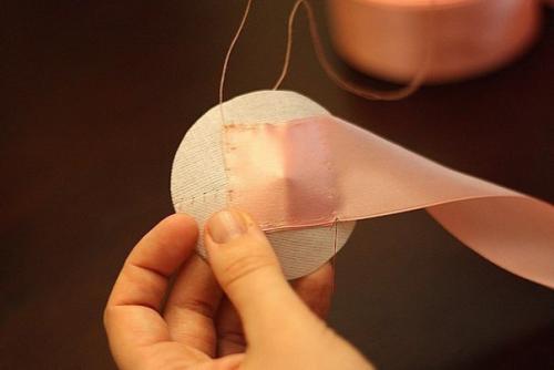 Красивые розы из атласных лент. 04