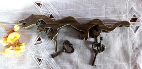 Вот он, деревянный зеленый дракон - символ следующего года. 03