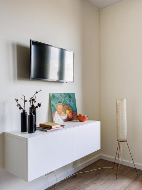 Хозяйка делала сама все. 02