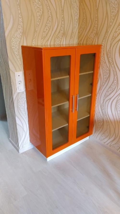 Оранжевая кухня - яркое пятно в интерьере, которое никуда не спрячешь. 02