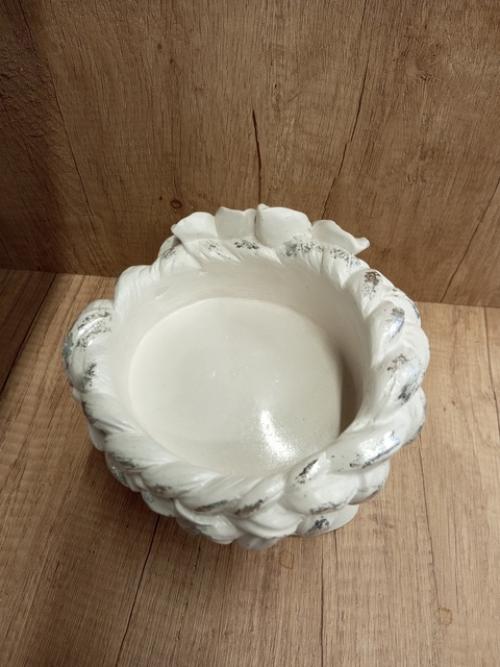 Кашпо в виде девочки - это безумно красивое и стильное украшение для вашего интерьера. 02