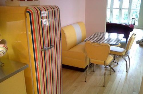 Ретро - холодильники Smeg в современном интерьере кухни. 09