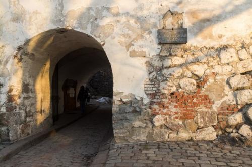 Выборгский замок. Выборгский замок был основан шведами в ходе их третьего крестового похода в 1293 году. 05