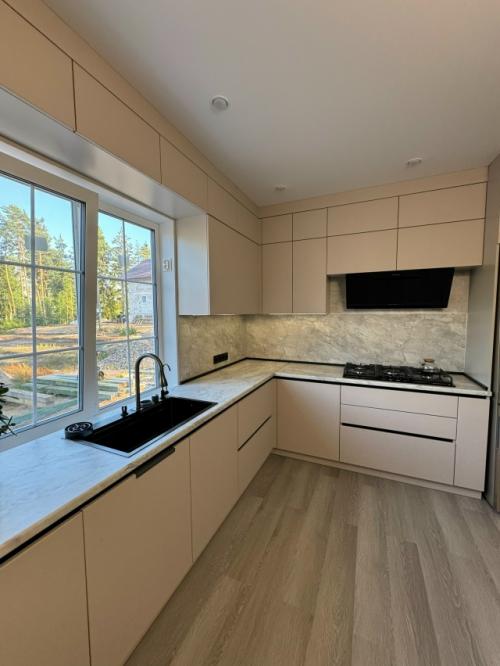 Новая работа.  Большая кухня в частный дом. 01