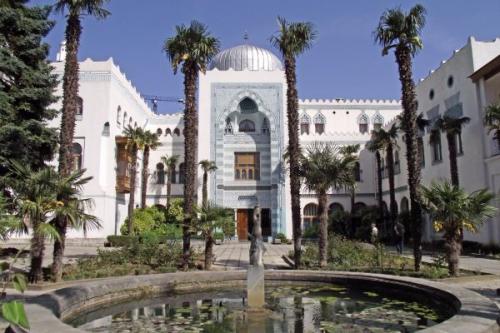 ? 10. Самых красивых дворцов в Крыму? 01