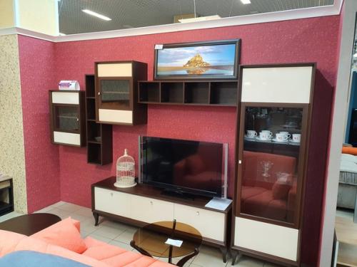 Классная мебель в зале, а не в рекламе. 02