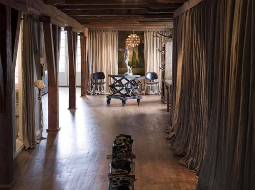 Лофт в Амстердаме в здании старого склада. 01