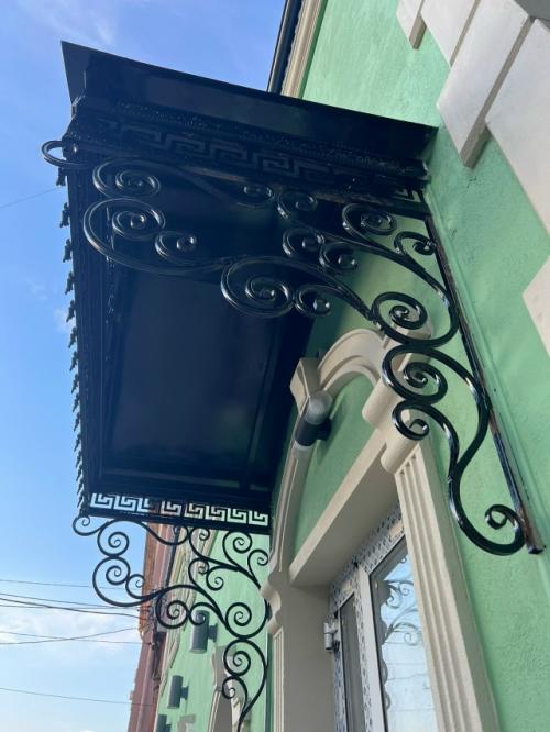 Мы продолжаем следить за перестройкой некогда старинного здания. 06 Мы продолжаем следить за перестройкой некогда старинного здания. 06