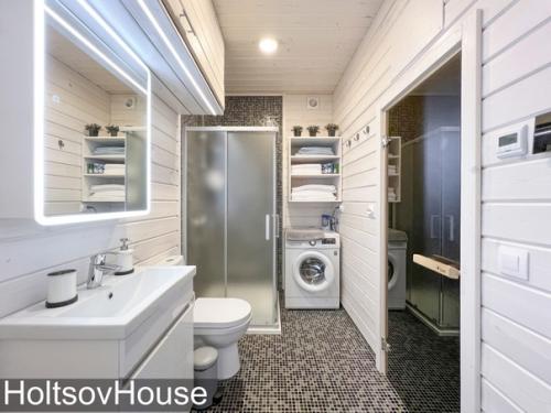 А вот и интерьеры дома из предыдущей публикации (там же вы найдёте его планировку. 08