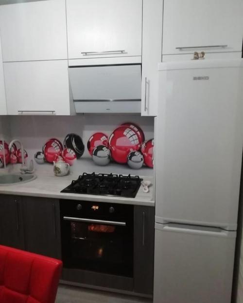 Яркий ремонт кухни в хрущевке. 02