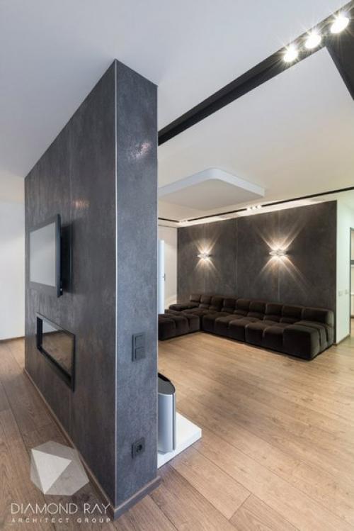 Данный проект просторной квартиры в Новосибирске, Россия, включает в себя все, что необходимо для комфорта. 04