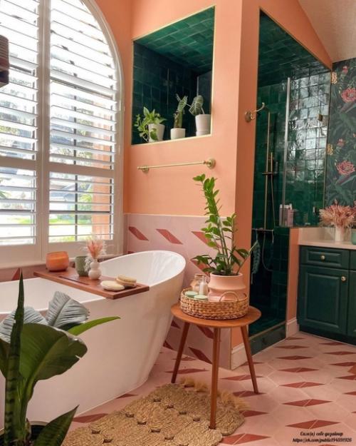 Мика - дизайнер, переехала в новый дом и взяла в руки кисть. 01