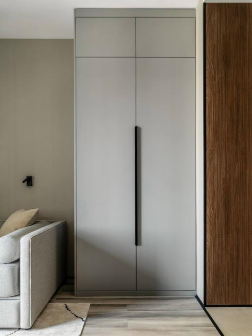 Мебель для компактных пространств стоит подбирать так, чтобы каждый предмет работал на функциональность и визуальную лёгкость. 01