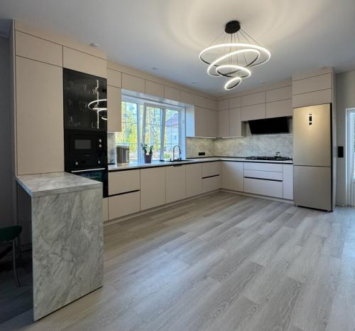 Новая работа.  Большая кухня в частный дом. 03