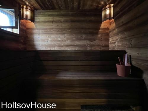 А вот и интерьеры дома из предыдущей публикации (там же вы найдёте его планировку. 09