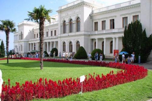 ? 10. Самых красивых дворцов в Крыму? 02