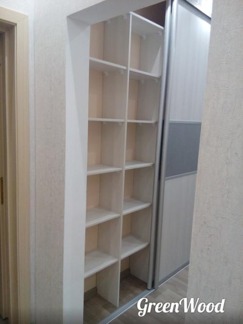 Большой шкаф - купе в прихожей! 01