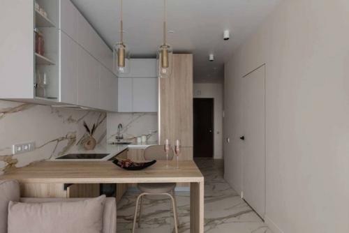 Светлая палитра интерьера небольшой квартиры. 02