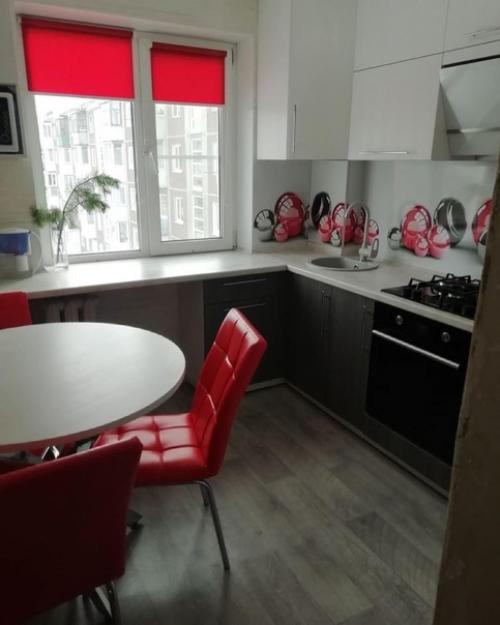 Яркий ремонт кухни в хрущевке. 01