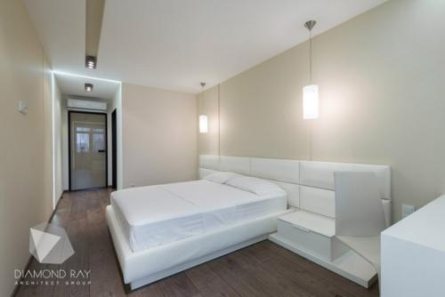 Данный проект просторной квартиры в Новосибирске, Россия, включает в себя все, что необходимо для комфорта. 07